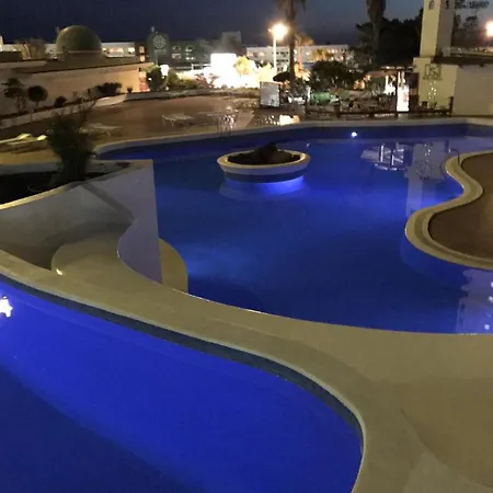 Blue Sky Paraiso Apartment *