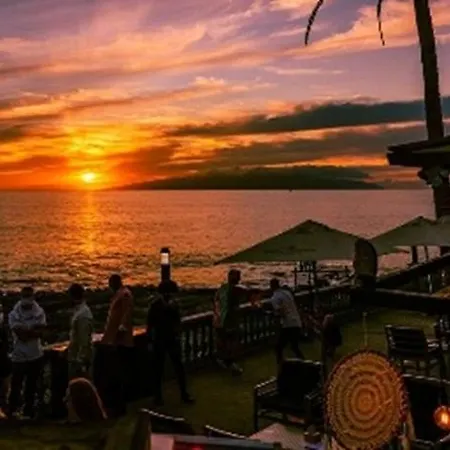 Club Paraiso *